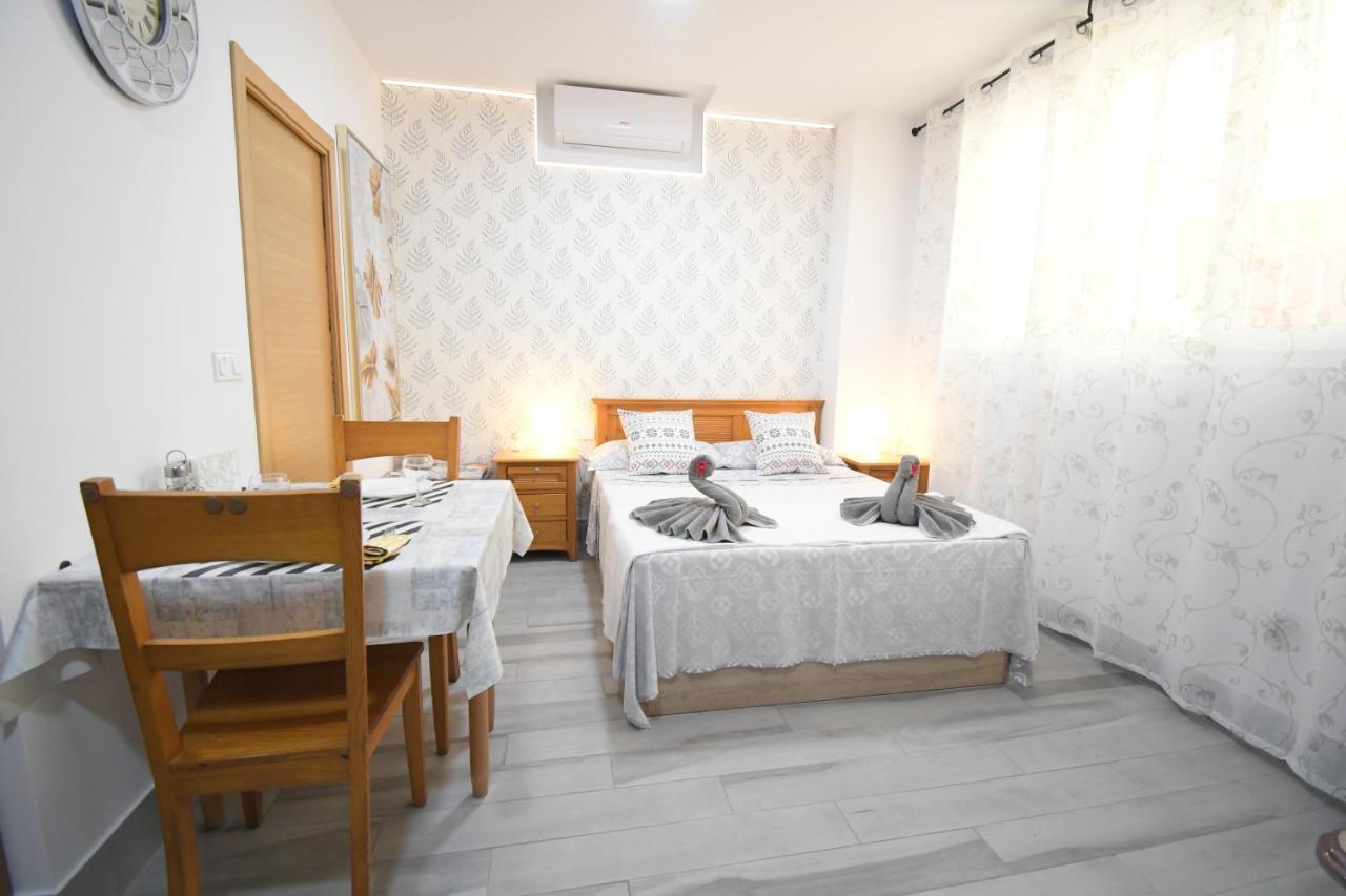 Jara Apartments ! มาลากา ภายนอก รูปภาพ