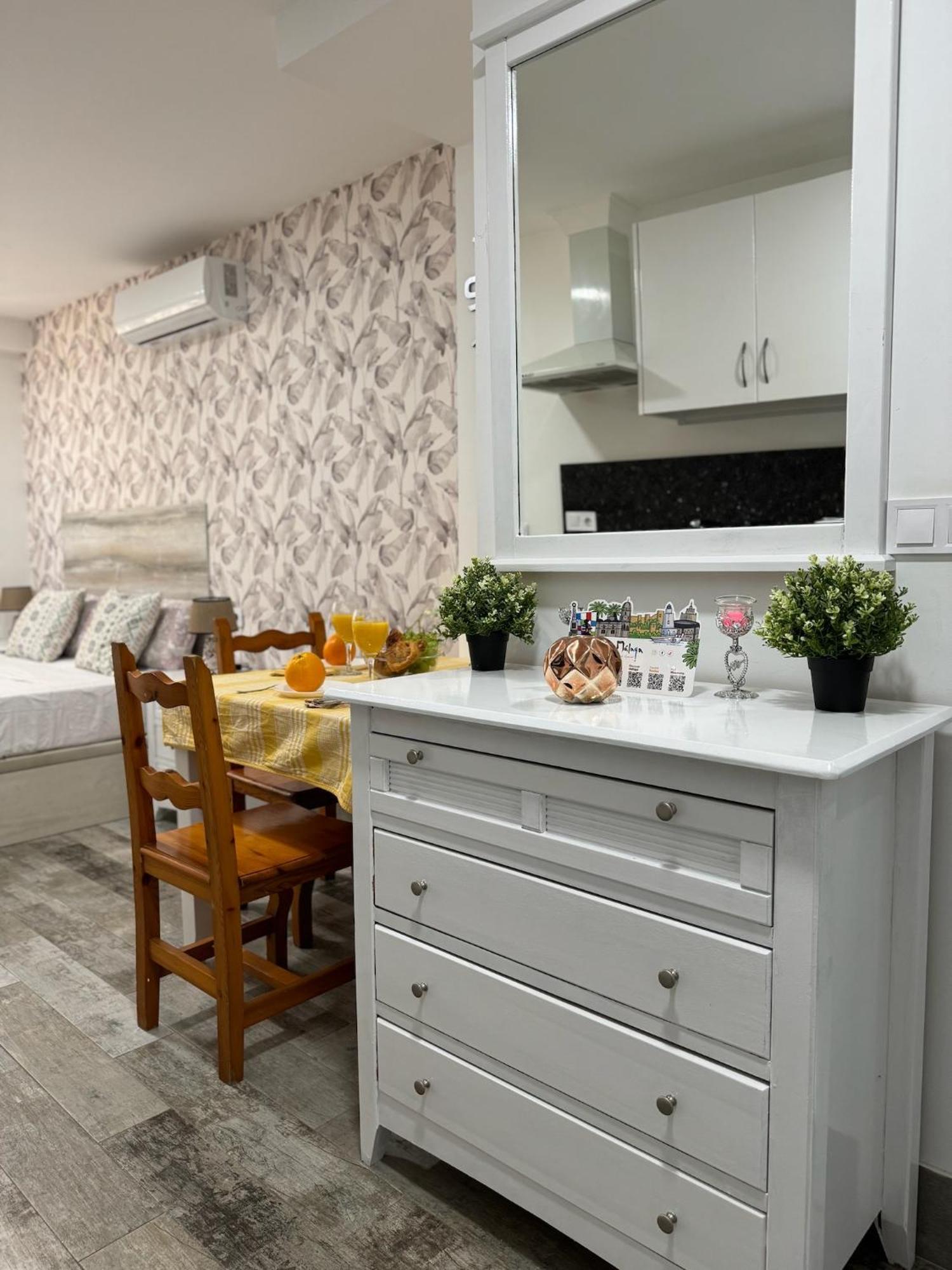 Jara Apartments ! มาลากา ภายนอก รูปภาพ